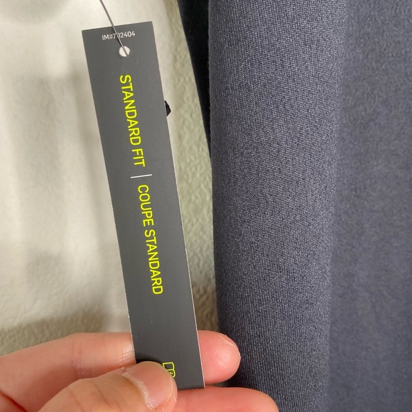 Nike Dri Fit Legend 2.0 V-neck Black Tee T-Shirt NWT - Picture 10 of 16